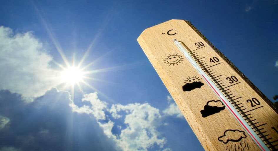 Caniculă extremă în vestul țării: temperaturi insuportabile până luni dimineață