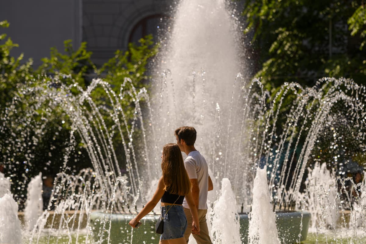 Prognoză METEO specială pentru București. Duminică și luni vor fi temperaturi ridicate Prognoză METEO specială pentru București. Duminică și luni vor fi temperaturi ridicate