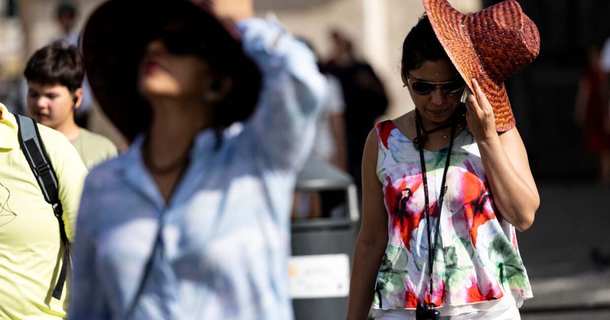 Weekend canicular în Banat: temperaturi extreme de până la 39 de grade și nopți toride. Weekend canicular în Banat: temperaturi extreme de până la 39 de grade și nopți toride.