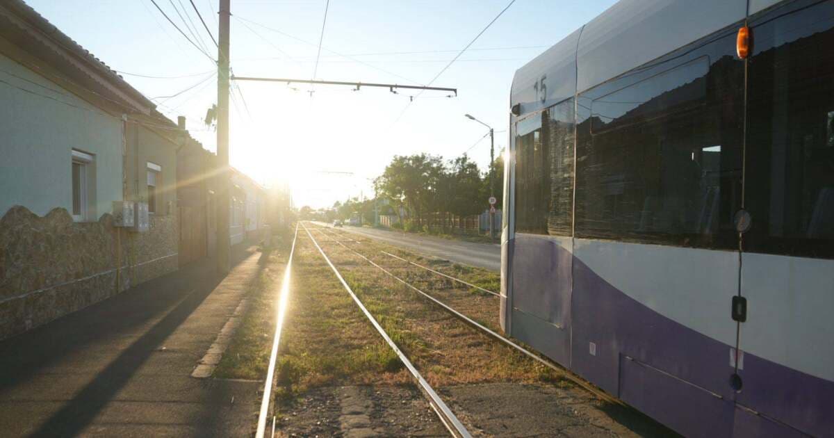 Tramvaiul a deraiat pe bulevardul Dâmbovița: ce s-a întâmplat? Tramvaiul a deraiat pe bulevardul Dâmbovița: ce s-a întâmplat?